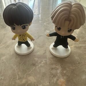 Cute Duo Doll Set with Yellow and Black Outfits McDonald happy meal toy